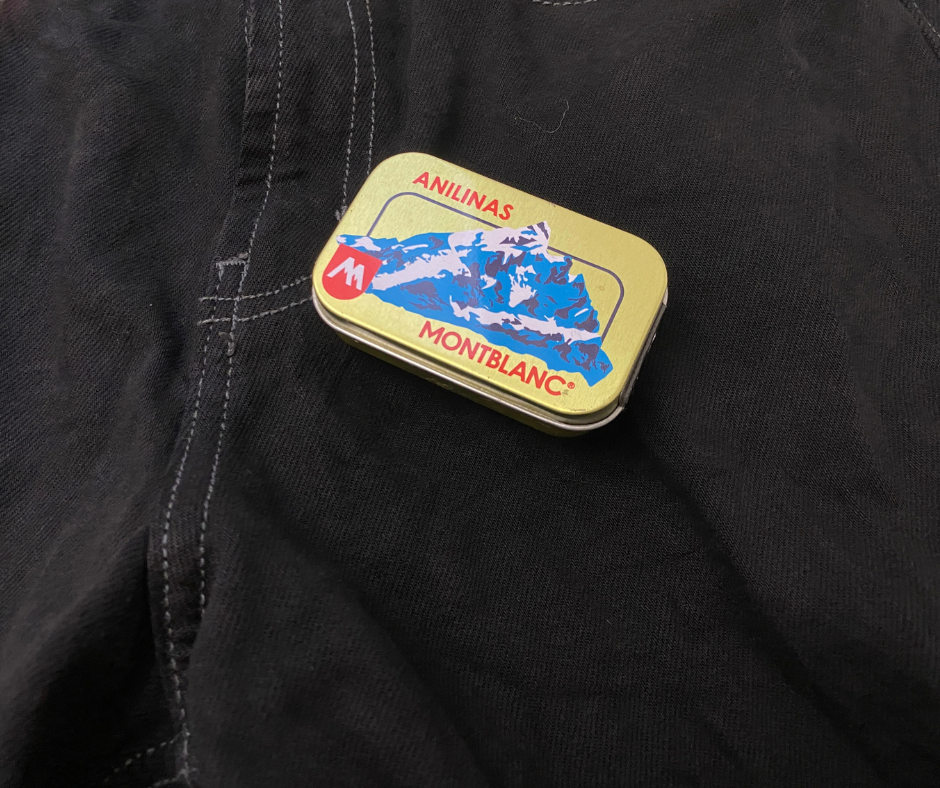 ¿Tus jeans negros están desteñidos? ¡Renuévalos con Cajita Dorada Montblanc!