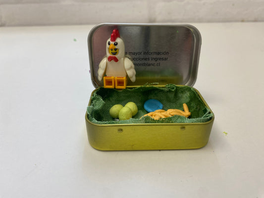 Recicla una Cajita Dorada y crea un pequeño mundo de juegos para el Día del Niño
